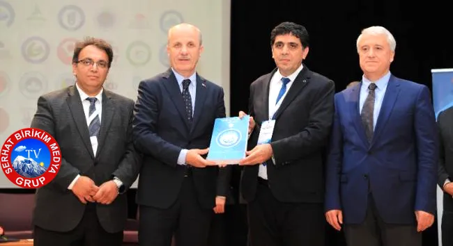 İhtisaslaşma kapsamında hazırladığı kitabı YÖK Başkanına takdim ett