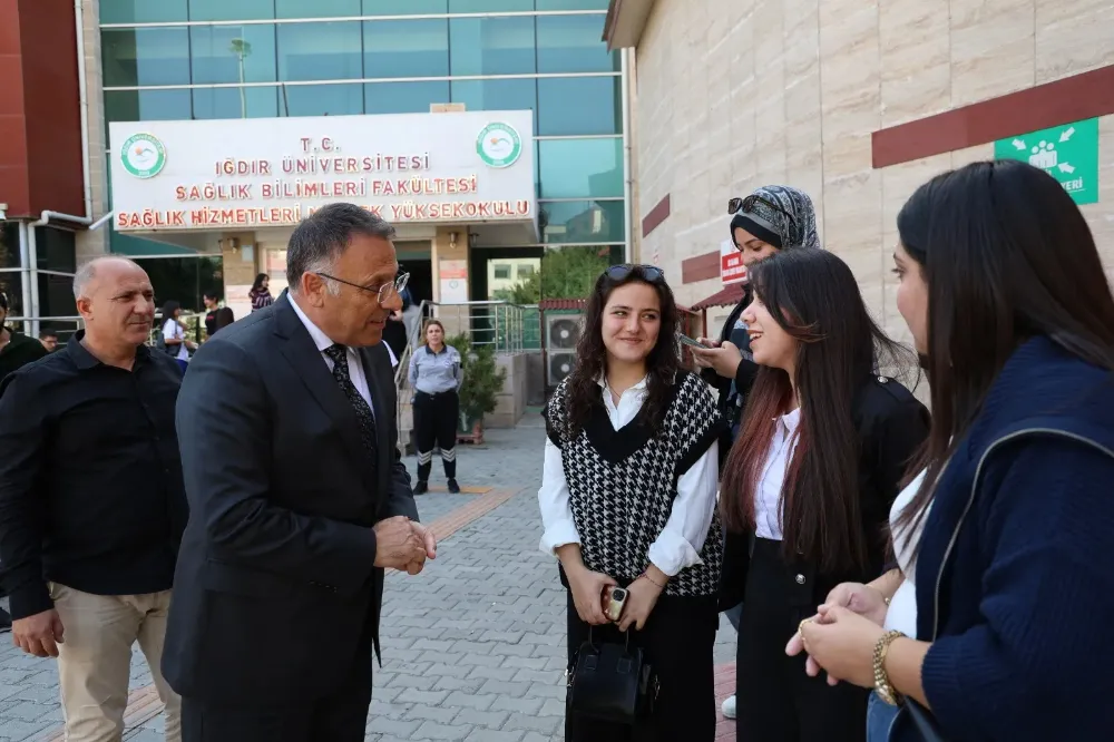 Iğdır Üniversitesi Rektörü Ekrem Gürel,  Geleceğin Diş Hekimlerinin Heyecanını Paylaştı