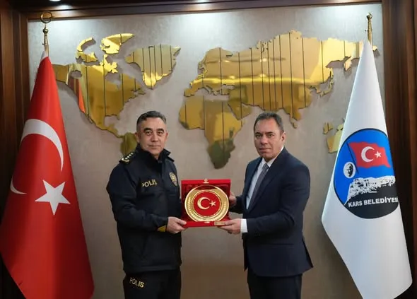 Kars İl Emniyet Müdürü TOMBUL Belediye Başkanımız Senger,i Ziyaret,Etti .