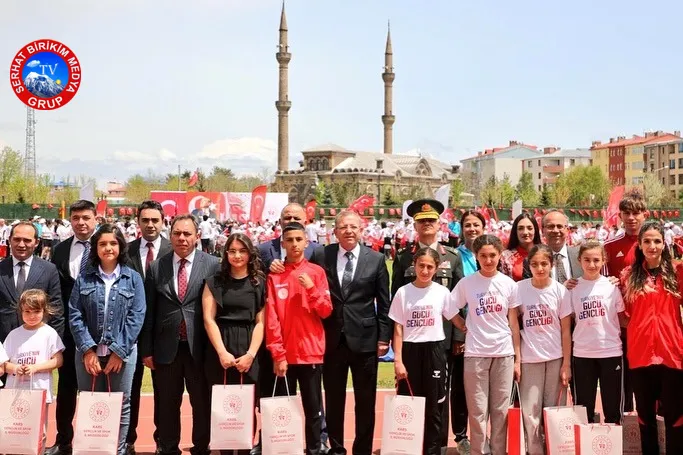 Kars’ta Coşkulu 19 Mayıs Atatürk’ü Anma Bayramı Coşkulu Gecti