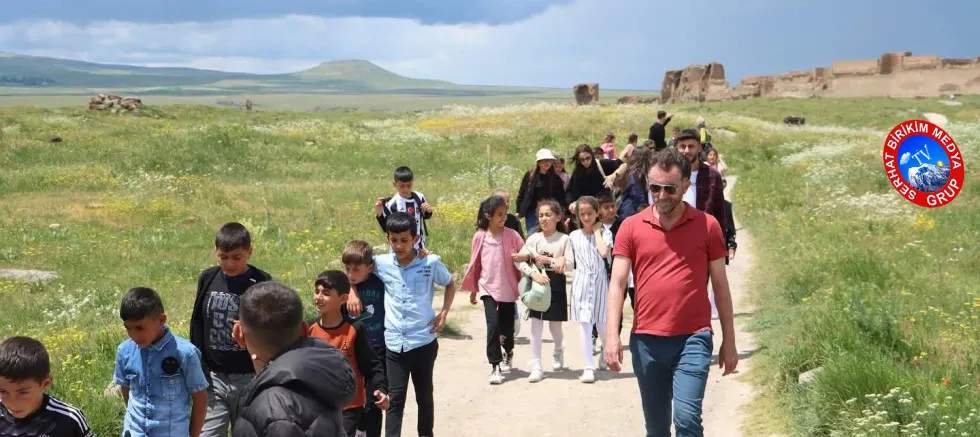 Ani Ören Yeri Bayramda Ziyaretçi Akınına Uğradı
