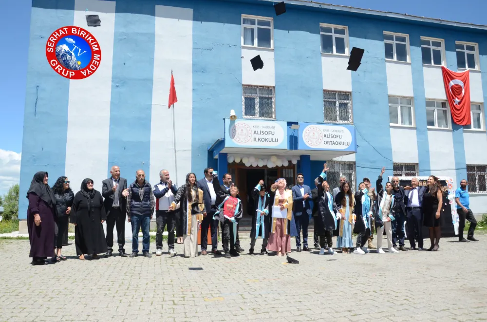 Kars’ta başarılı köy çocukları için mezuniyet ve ödül töreni düzenlendi