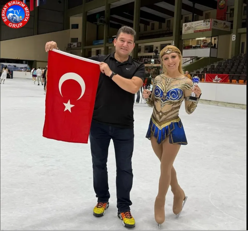 Türkiye ve Ardahan Gurur Kaynağı Naz Arıcı, Artistik Patinajda Dünya Masterlar şampiyonu oldu
