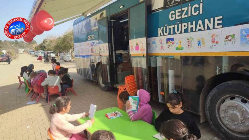  Çocuklara Otobüste Deprem Eğitimi